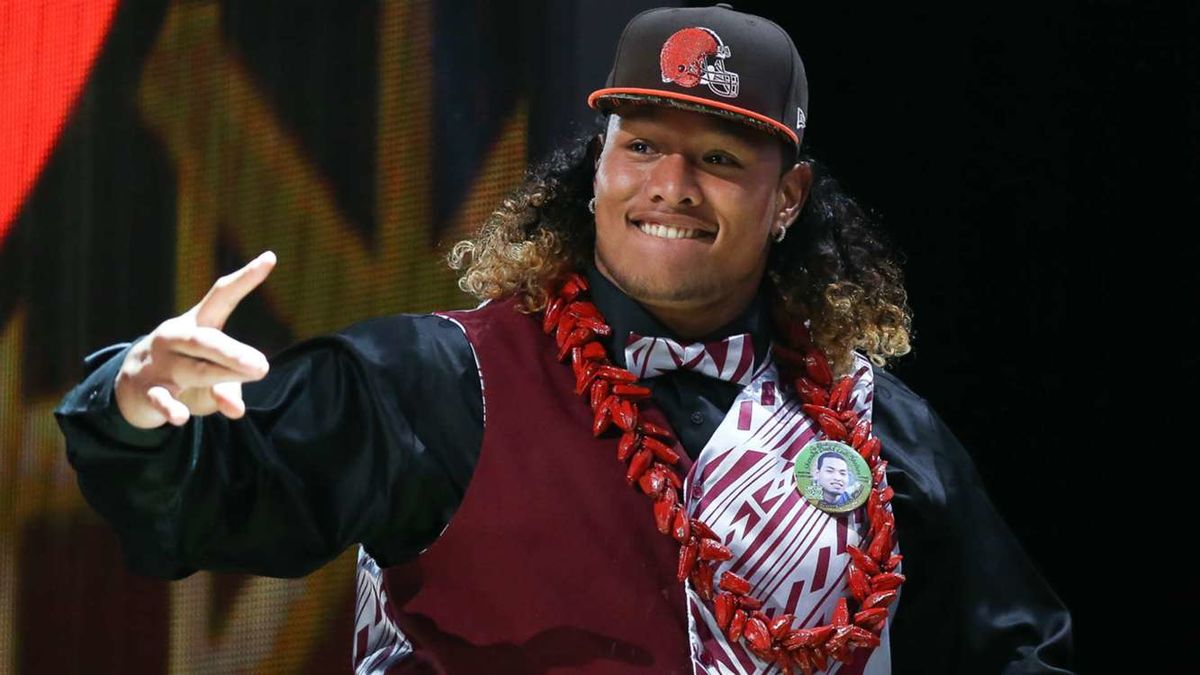 Danny Shelton lifted boulders in Samoa for his offseason workouts, American Samoa