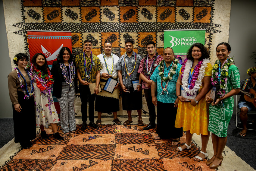 Toloa scholarship 2020 group photo with Minister for Pacific Peoples