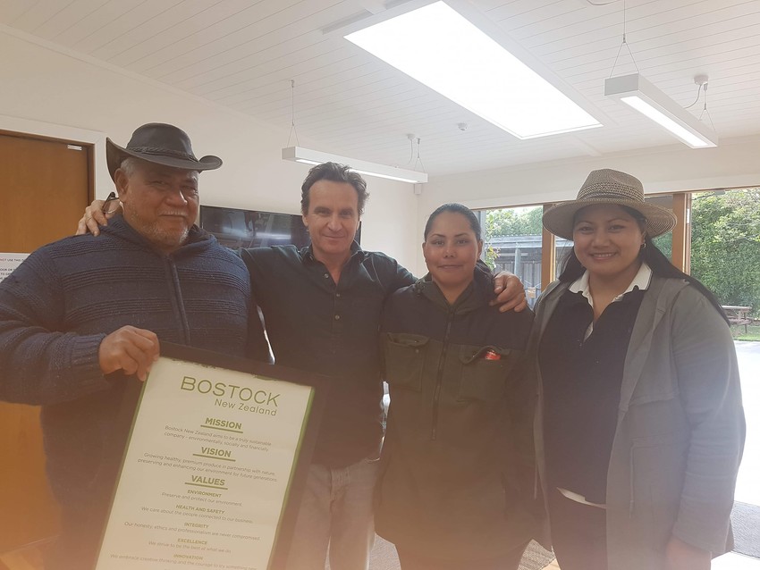 Momoisea Horticulture Services Ltd Contractors - Momoisea Eteuati and his daughters Niua and Theresa with Orchard Operator John Bostock