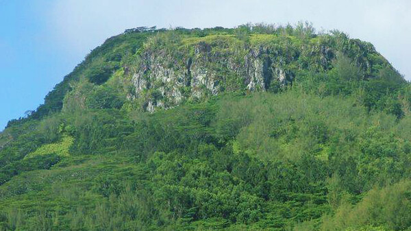 Raemaru mountain standing proud on the western side of Rarotonga in the vaka Puaikura. Pc: Cook Islands Tourism