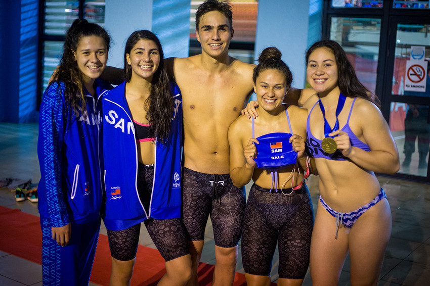 Brandon with his sister Andrea, Kaiya Brown, Lauren Sale & Lushavel Stickland