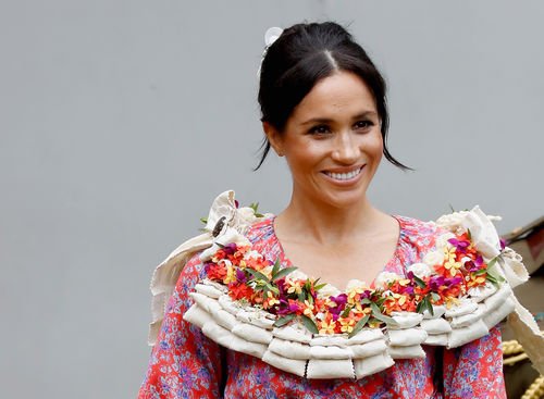 fijian flower necklace